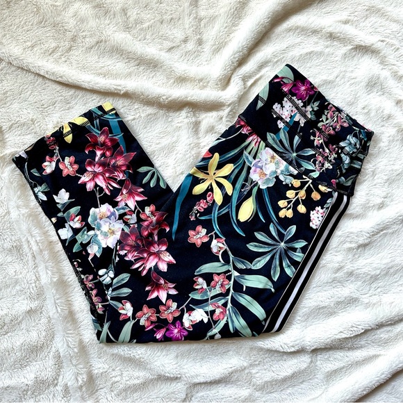 C&C California Pants - C&C California Cropped Tropical Floral Black Leggings with Side Stripes Size L